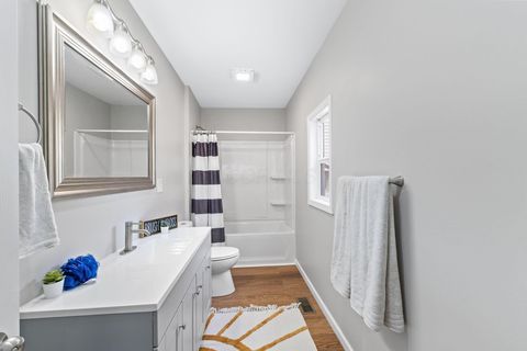 Tiny photo for 579 Henry Street, Marion, OH 43302 (MLS # 225040258)