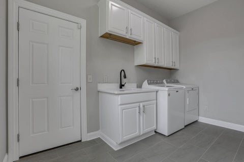 Tiny photo for 4085 Chelsea Green W, New Albany, OH 43054 (MLS # 226020273)