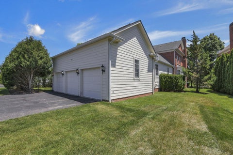 Tiny photo for 4085 Chelsea Green W, New Albany, OH 43054 (MLS # 226020273)