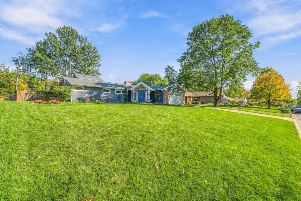 Photo of 3908 Kioka Avenue, Upper Arlington, OH 43220 (MLS # 226039052)