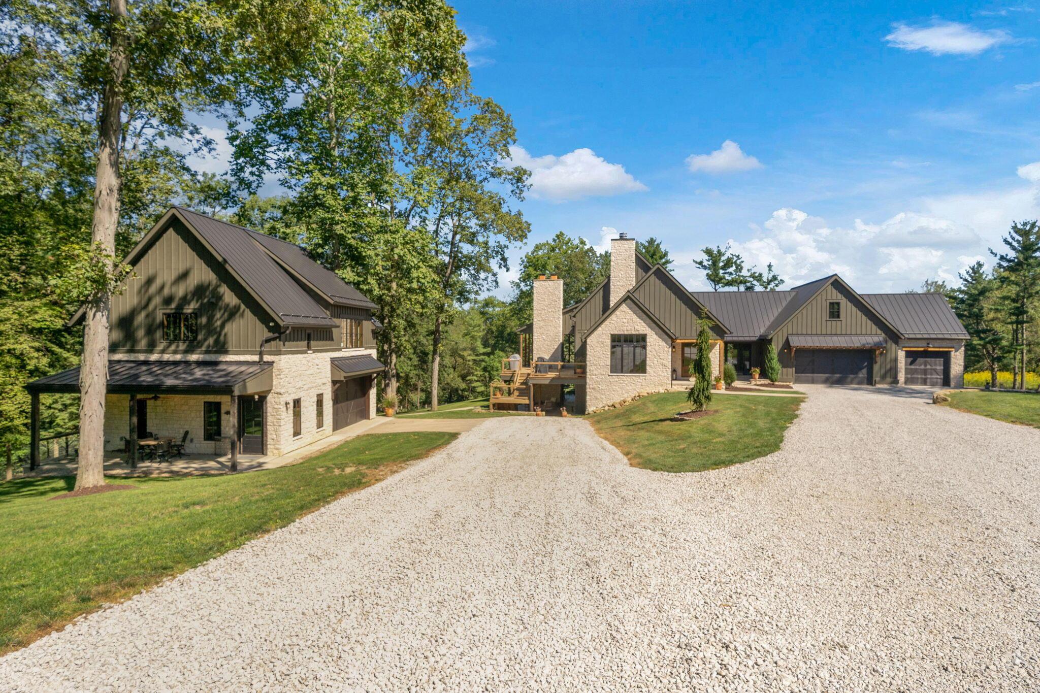 2124 S York Road, Alexandria, Ohio image 3