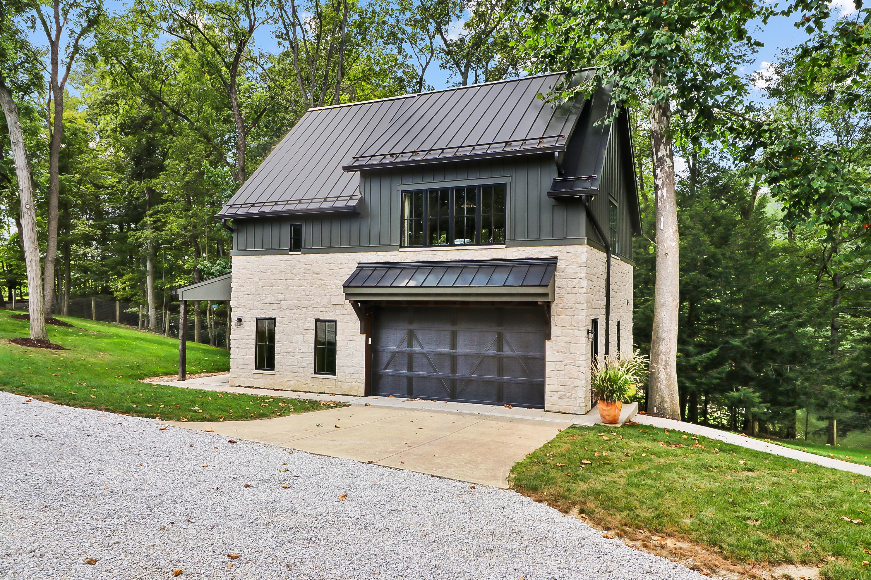 2124 S York Road, Alexandria, Ohio image 10