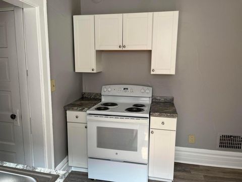 Tiny photo for 312 E 16th Avenue, Columbus, OH 43201 (MLS # 226026072)