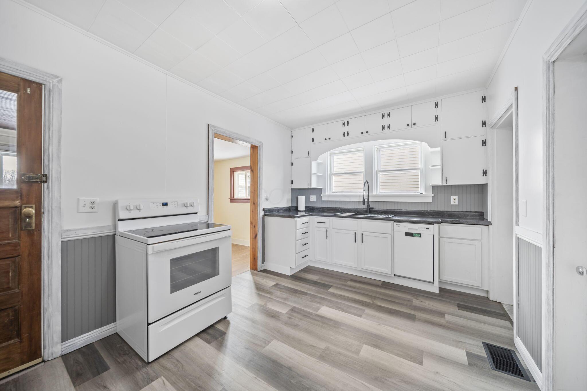 435 W Railroad Street