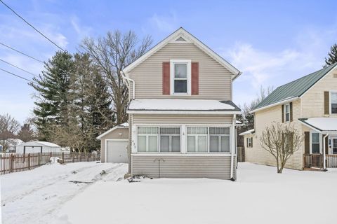 Photo of 435 W Railroad Street, Galion, OH 44833 (MLS # 226003506)