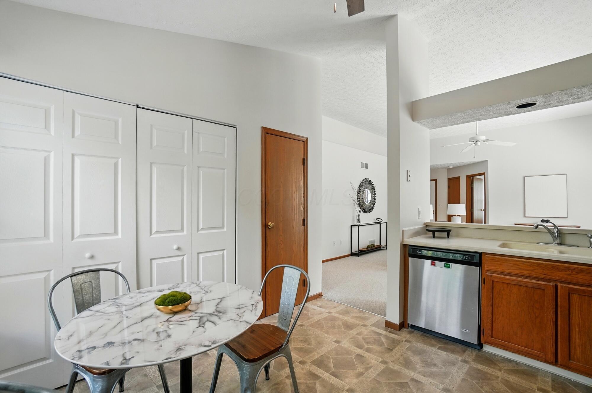 4557 Hidden Ridge Court, Columbus, Ohio image 18