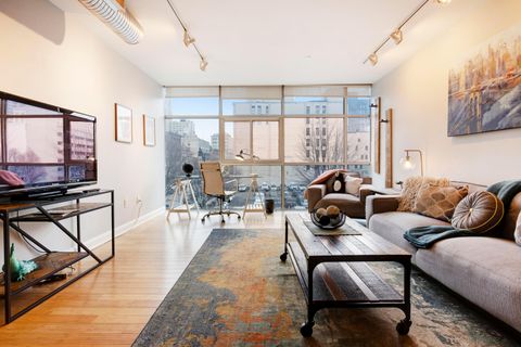 Photo of 100 E Gay Street 303 #303, Columbus, OH 43223 (MLS # 226006367)