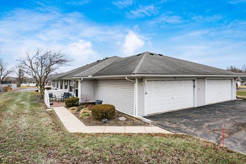 Tiny photo for 4474 Greystone Village Drive 5D #5D, Columbus, OH 43228 (MLS # 226002445)