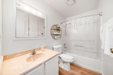 Tiny photo for 4474 Greystone Village Drive 5D #5D, Columbus, OH 43228 (MLS # 226002445)