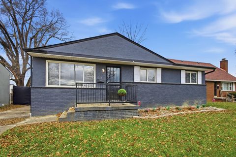 Photo of 1713 Kelton Avenue, Columbus, OH 43207 (MLS # 226007926)