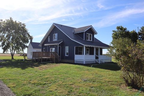 Homes For Sale - 2922 Good Hope New Holland Road<br/> New Holland, OH 43145