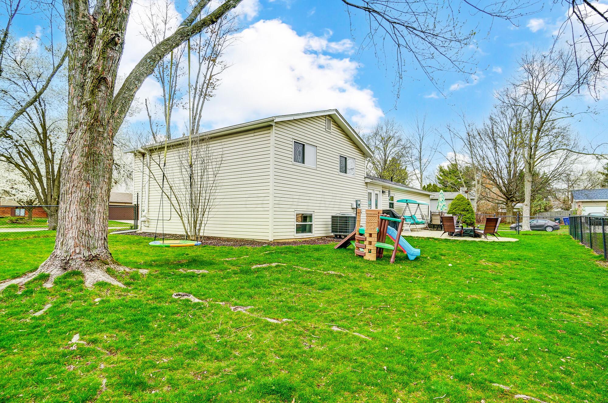 8470 Seabright Drive, Powell, Ohio image 29