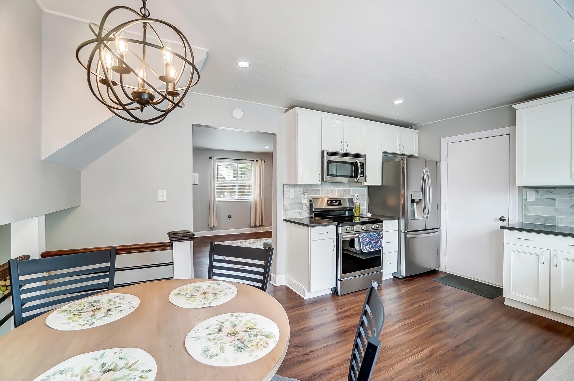 8470 Seabright Drive, Powell, Ohio image 12