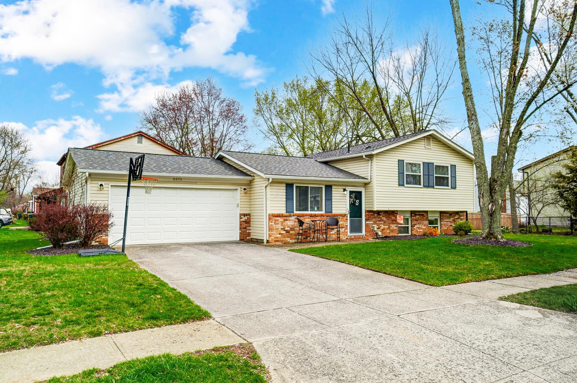 8470 Seabright Drive, Powell, Ohio image 1