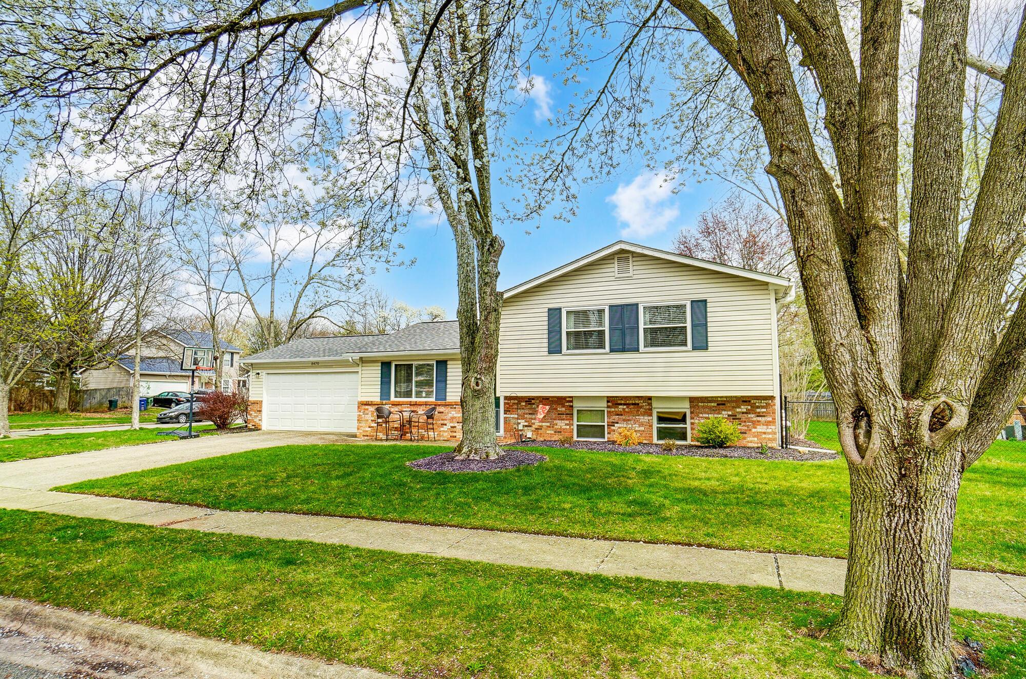 8470 Seabright Drive, Powell, Ohio image 3