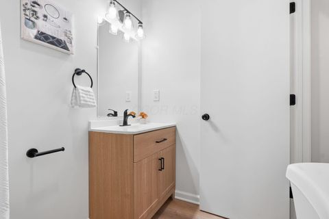 Tiny photo for 5103 Fairlane Road, Columbus, OH 43207 (MLS # 225045557)