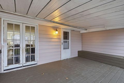 Tiny photo for 5103 Fairlane Road, Columbus, OH 43207 (MLS # 225045557)