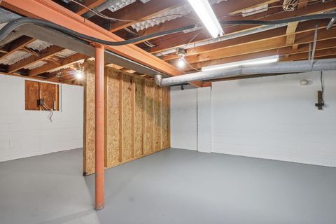 Tiny photo for 5103 Fairlane Road, Columbus, OH 43207 (MLS # 225045557)