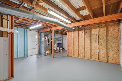 Tiny photo for 5103 Fairlane Road, Columbus, OH 43207 (MLS # 225045557)