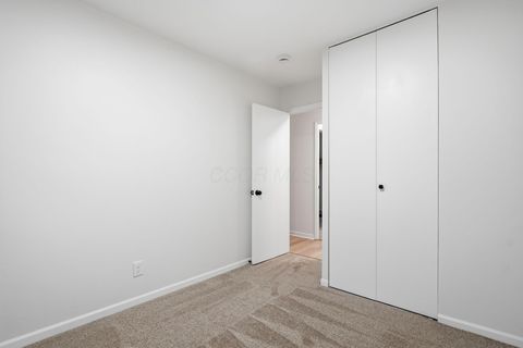 Tiny photo for 5103 Fairlane Road, Columbus, OH 43207 (MLS # 225045557)