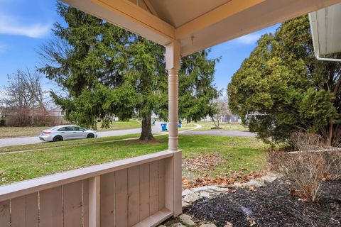 Tiny photo for 5103 Fairlane Road, Columbus, OH 43207 (MLS # 225045557)