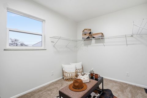 Tiny photo for 5103 Fairlane Road, Columbus, OH 43207 (MLS # 225045557)