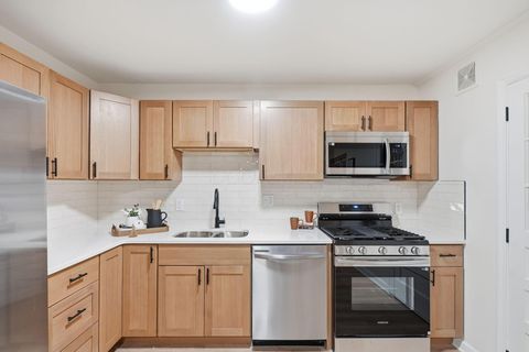 Tiny photo for 5103 Fairlane Road, Columbus, OH 43207 (MLS # 225045557)