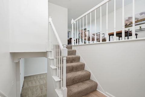 Tiny photo for 5103 Fairlane Road, Columbus, OH 43207 (MLS # 225045557)