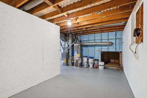 Tiny photo for 5103 Fairlane Road, Columbus, OH 43207 (MLS # 225045557)