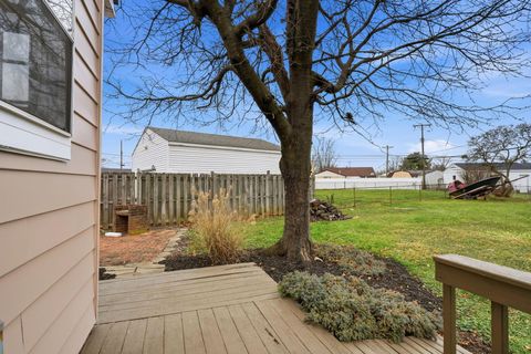 Tiny photo for 5103 Fairlane Road, Columbus, OH 43207 (MLS # 225045557)