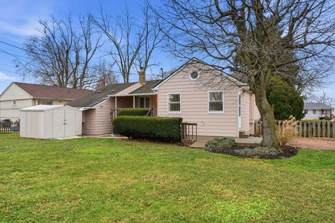 Tiny photo for 5103 Fairlane Road, Columbus, OH 43207 (MLS # 225045557)