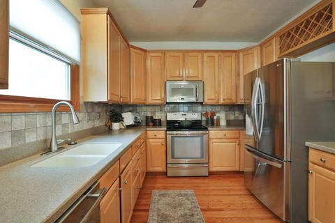 Tiny photo for 3827 Rockpointe Drive, Columbus, OH 43221 (MLS # 226007269)
