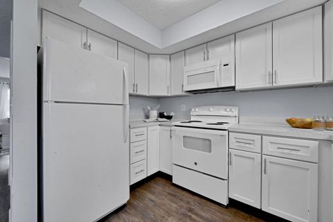 Tiny photo for 1221 Bethel Road, Columbus, OH 43220 (MLS # 225045560)