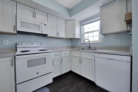 Tiny photo for 1221 Bethel Road, Columbus, OH 43220 (MLS # 225045560)