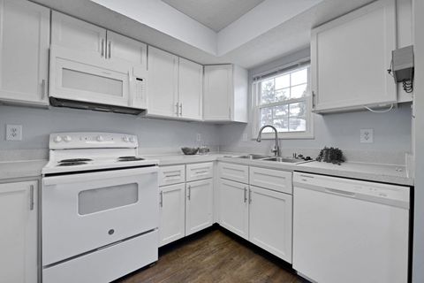 Tiny photo for 1221 Bethel Road, Columbus, OH 43220 (MLS # 225045560)