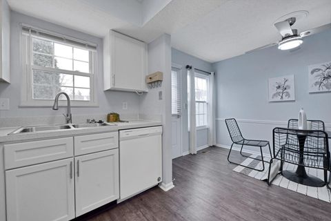 Tiny photo for 1221 Bethel Road, Columbus, OH 43220 (MLS # 225045560)