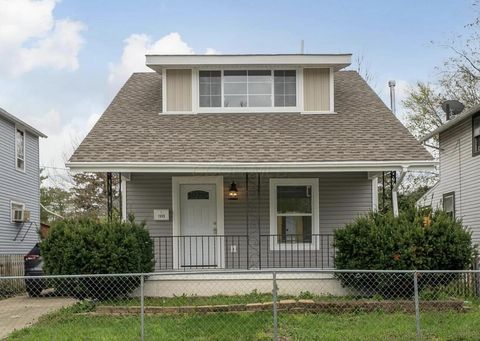 Photo of 1555 Myrtle Avenue, Columbus, OH 43211 (MLS # 226005188)