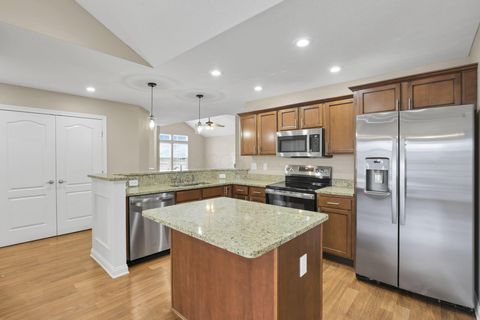 Tiny photo for 4526 Newport Loop E, Grove City, OH 43123 (MLS # 225044983)