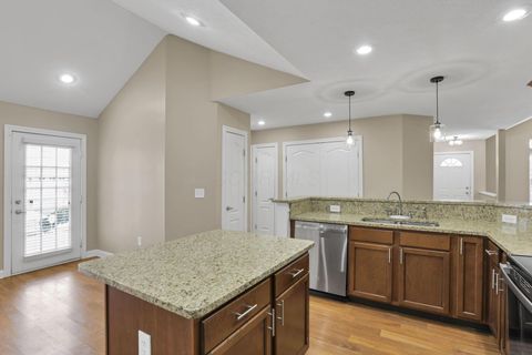 Tiny photo for 4526 Newport Loop E, Grove City, OH 43123 (MLS # 225044983)