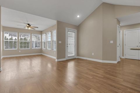 Tiny photo for 4526 Newport Loop E, Grove City, OH 43123 (MLS # 225044983)