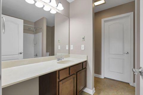 Tiny photo for 4526 Newport Loop E, Grove City, OH 43123 (MLS # 225044983)