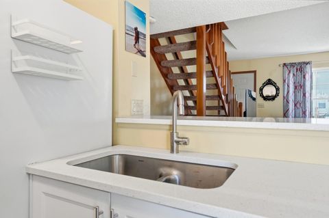 Tiny photo for 5055 Stoneybrook Boulevard 6E #6E, Hilliard, OH 43026 (MLS # 225045196)