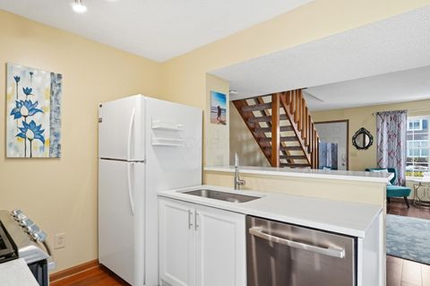 Tiny photo for 5055 Stoneybrook Boulevard 6E #6E, Hilliard, OH 43026 (MLS # 225045196)