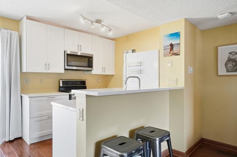 Tiny photo for 5055 Stoneybrook Boulevard 6E #6E, Hilliard, OH 43026 (MLS # 225045196)