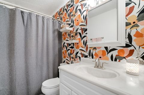 Tiny photo for 5055 Stoneybrook Boulevard 6E #6E, Hilliard, OH 43026 (MLS # 225045196)