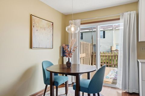 Tiny photo for 5055 Stoneybrook Boulevard 6E #6E, Hilliard, OH 43026 (MLS # 225045196)