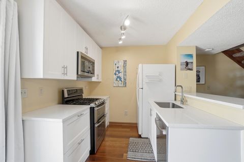 Tiny photo for 5055 Stoneybrook Boulevard 6E #6E, Hilliard, OH 43026 (MLS # 225045196)