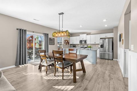 Tiny photo for 373 Kells Court W, Newark, OH 43055 (MLS # 226002279)