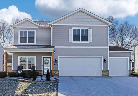 Photo of 373 Kells Court W, Newark, OH 43055 (MLS # 226002279)