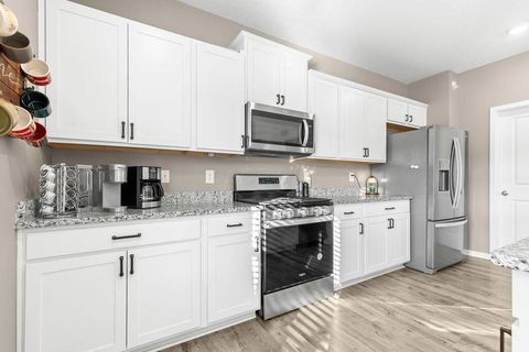 Tiny photo for 373 Kells Court W, Newark, OH 43055 (MLS # 226002279)